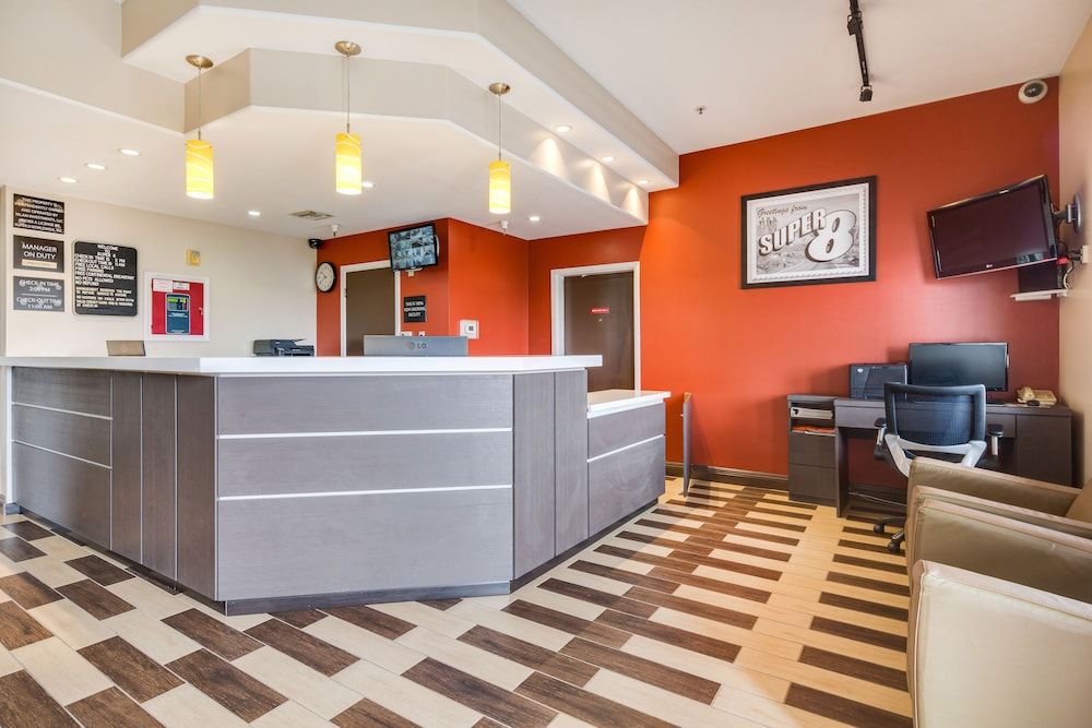 Super 8 by Wyndham San Bruno /SF Intl Arpt West 3