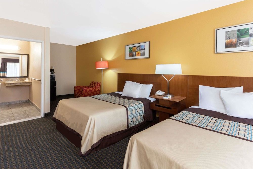 Days Inn by Wyndham Mission Valley Qualcomm 3