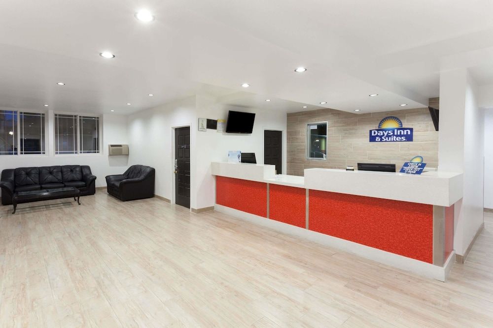 Days Inn by Wyndham Mission Valley Qualcomm 2