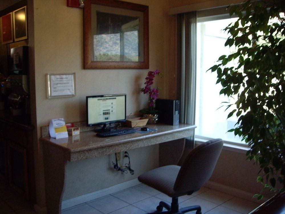 Comfort Inn & Suites Sequoia/Kings Canyon 2