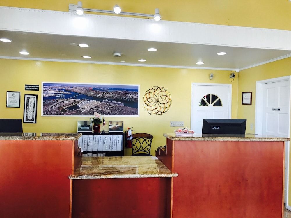 Vagabond Inn San Pedro 3