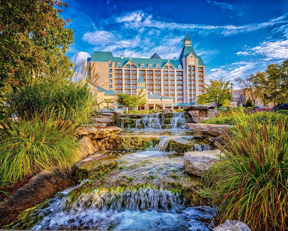 Chateau On The Lake Resort Spa and Convention Center 1