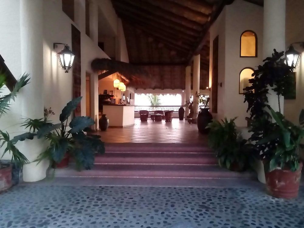 Catalina Beach Resort 2