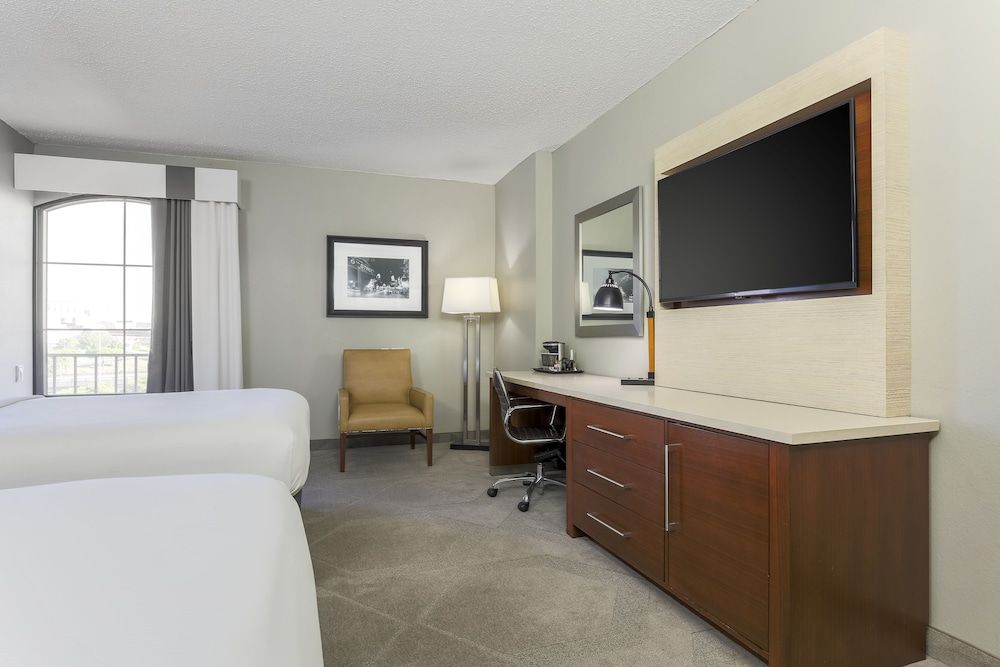 DoubleTree by Hilton Austin - University Area 3