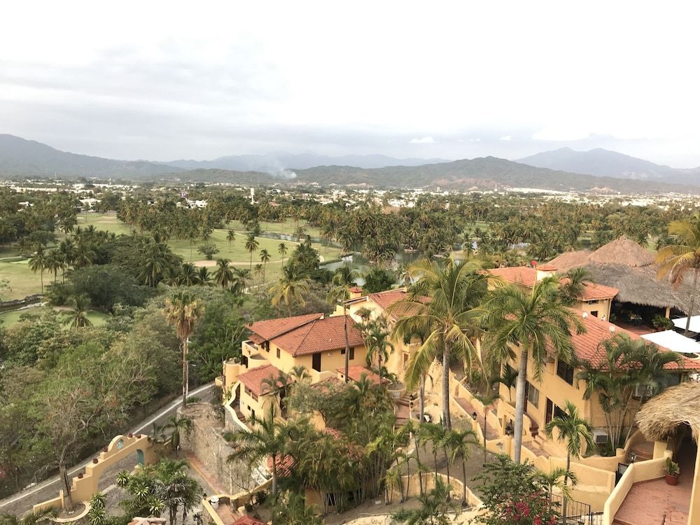 Plaza Tucanes Manzanillo 2