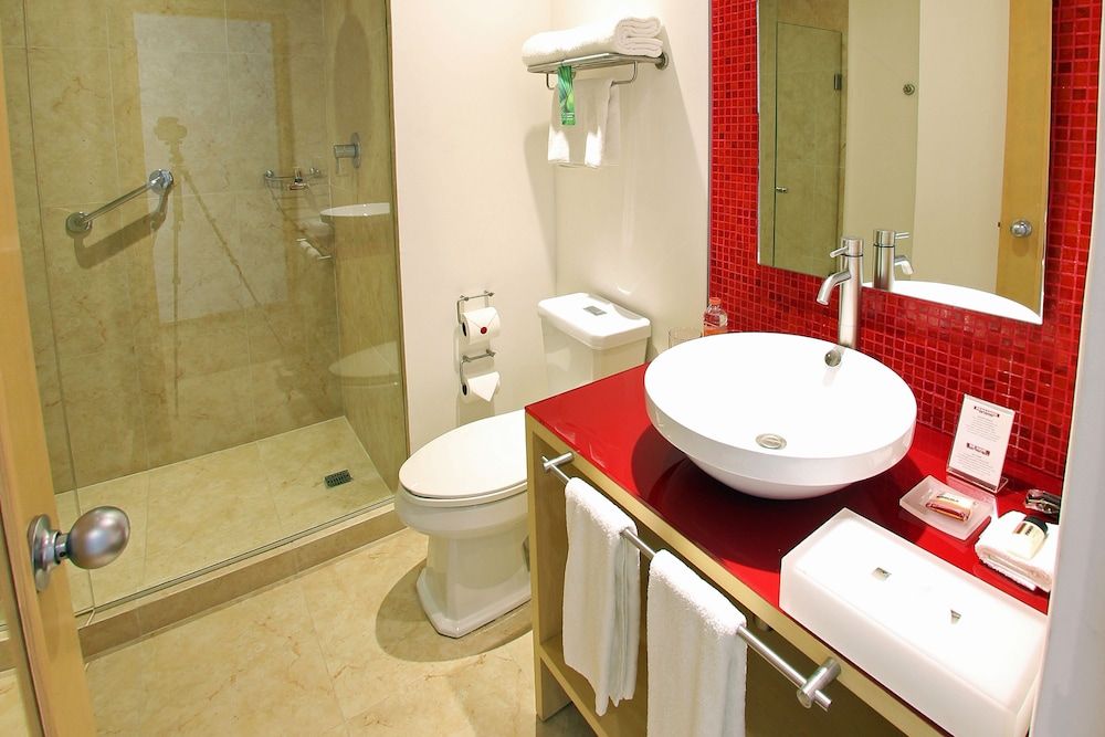 Fiesta Inn Perinorte 3