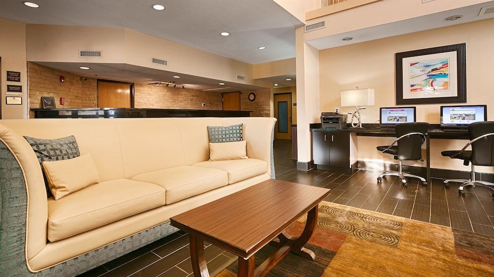 Best Western Plus Wendover Inn 2