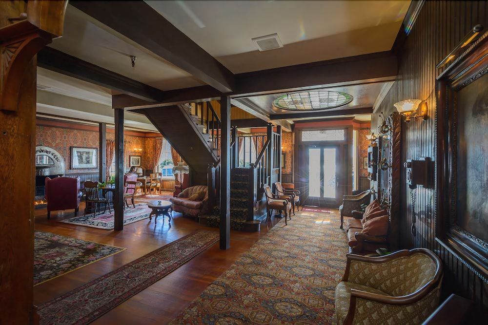 Mendocino Hotel & Garden Suites 2