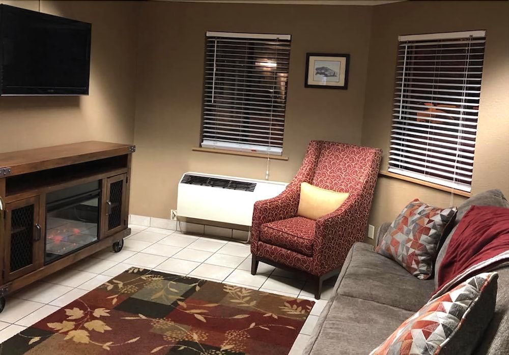 Jorgenson's Inn & Suites 2