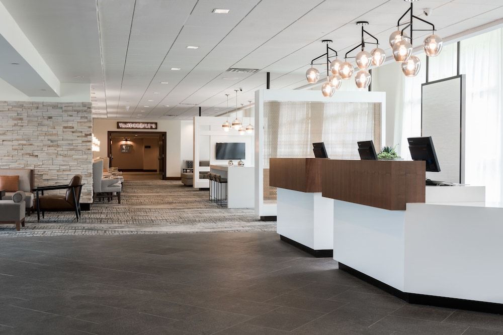 Wyndham Hamilton Park Hotel & Conference Center 2