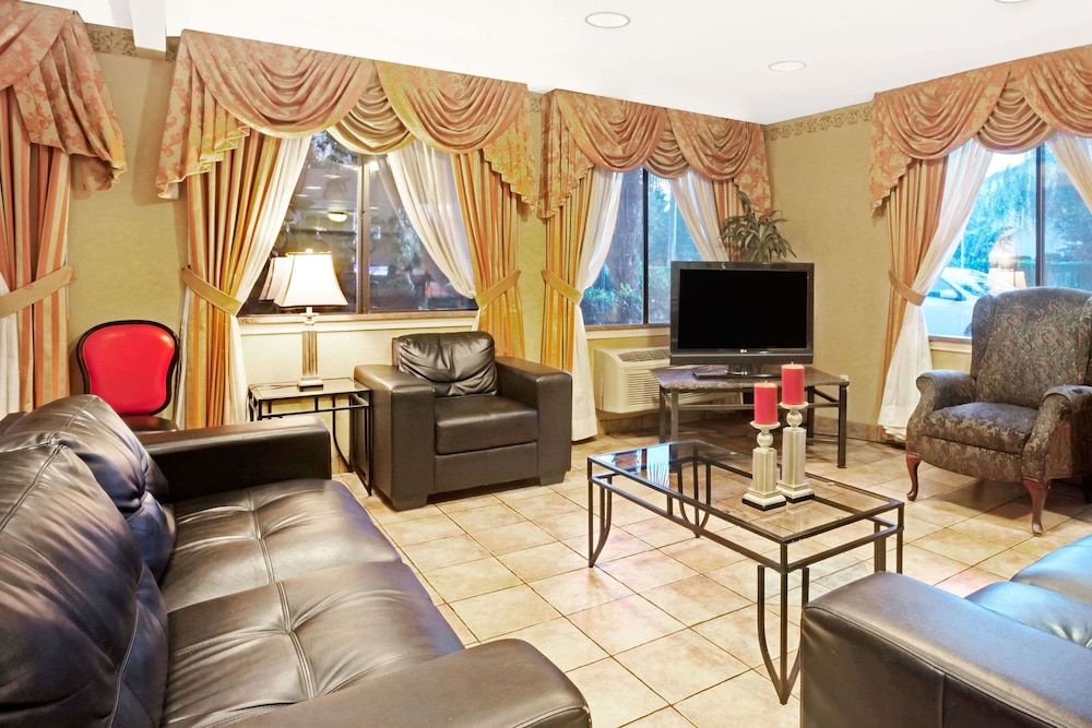 Days Inn by Wyndham Seattle South Tukwila 2