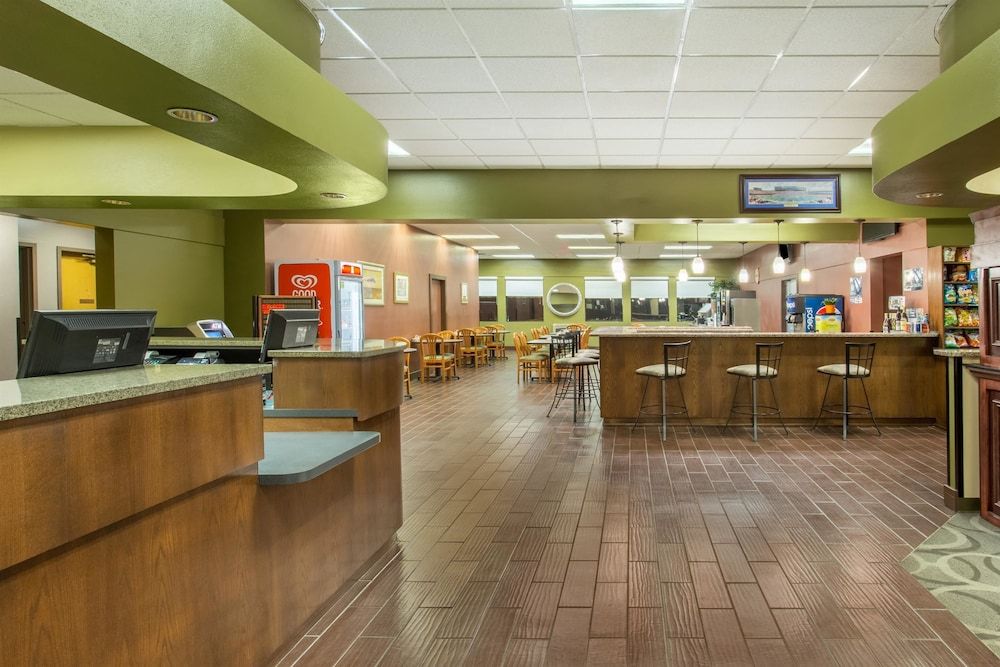 Howard Johnson by Wyndham Ocala FL 2