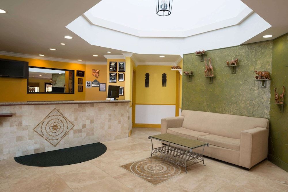 Travelodge by Wyndham Florida City/Homestead 2