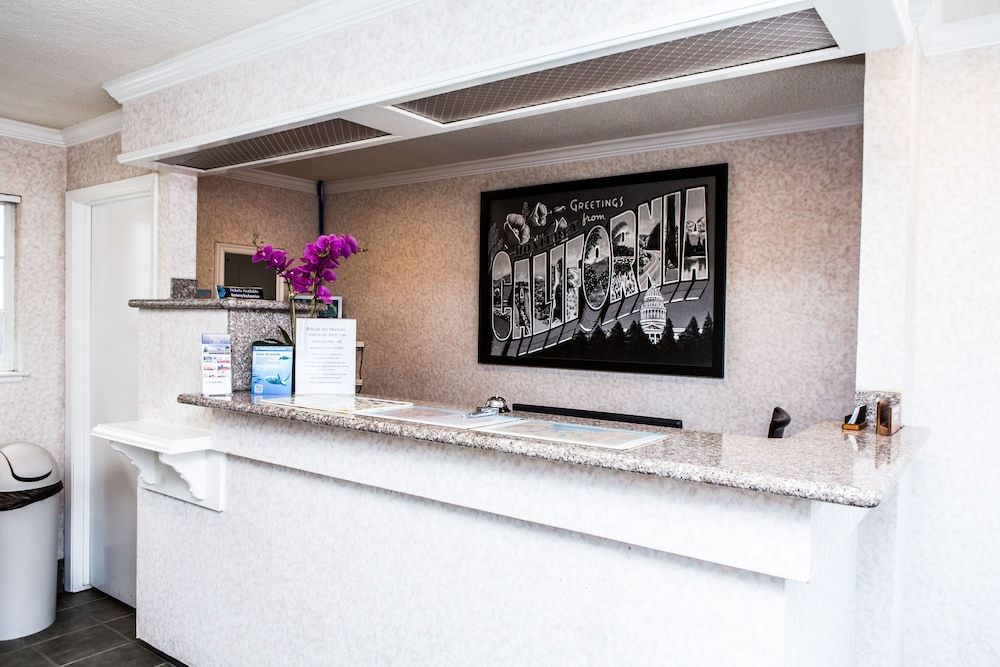 Pelican Inn Monterey 2