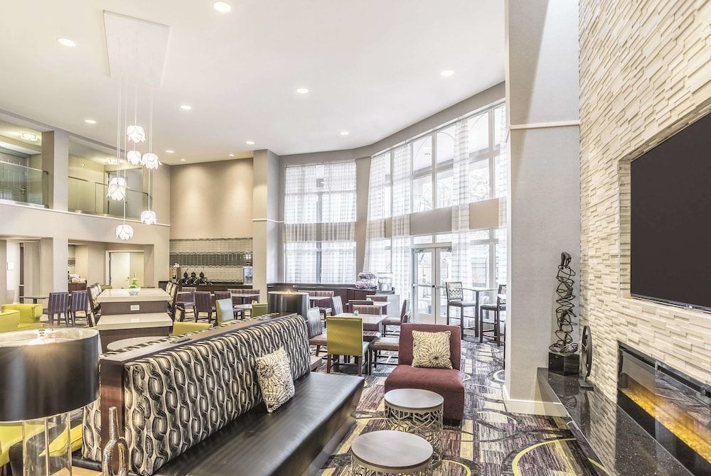 La Quinta Inn & Suites by Wyndham Flagstaff 2