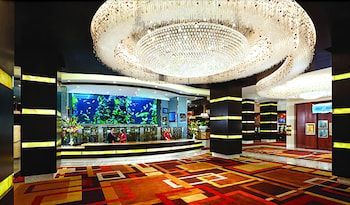 Golden Nugget Las Vegas Hotel & Casino 2