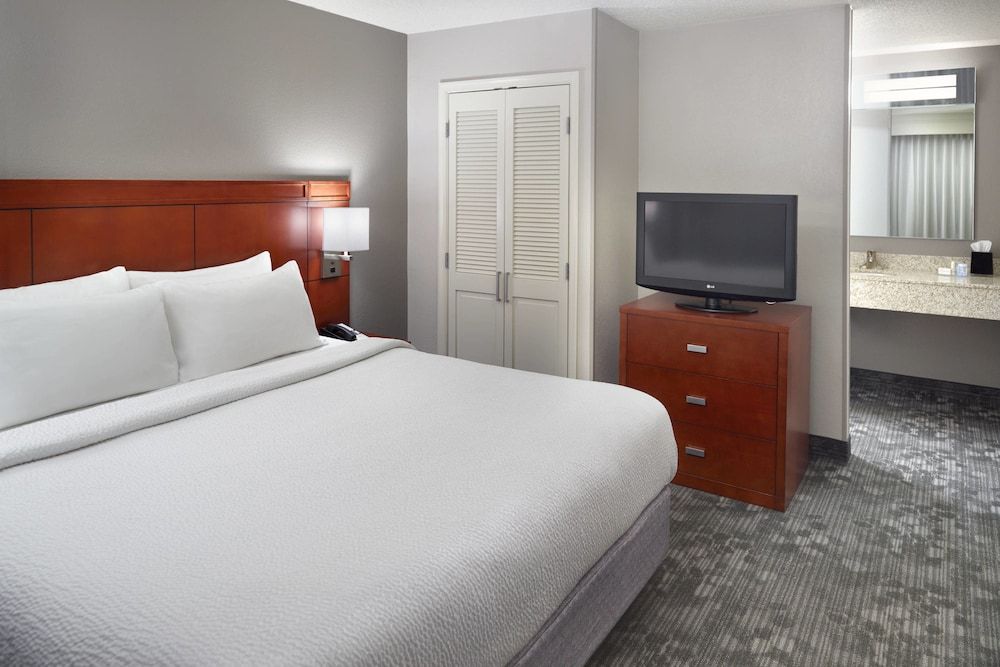 Courtyard by Marriott Atlanta Airport North 2