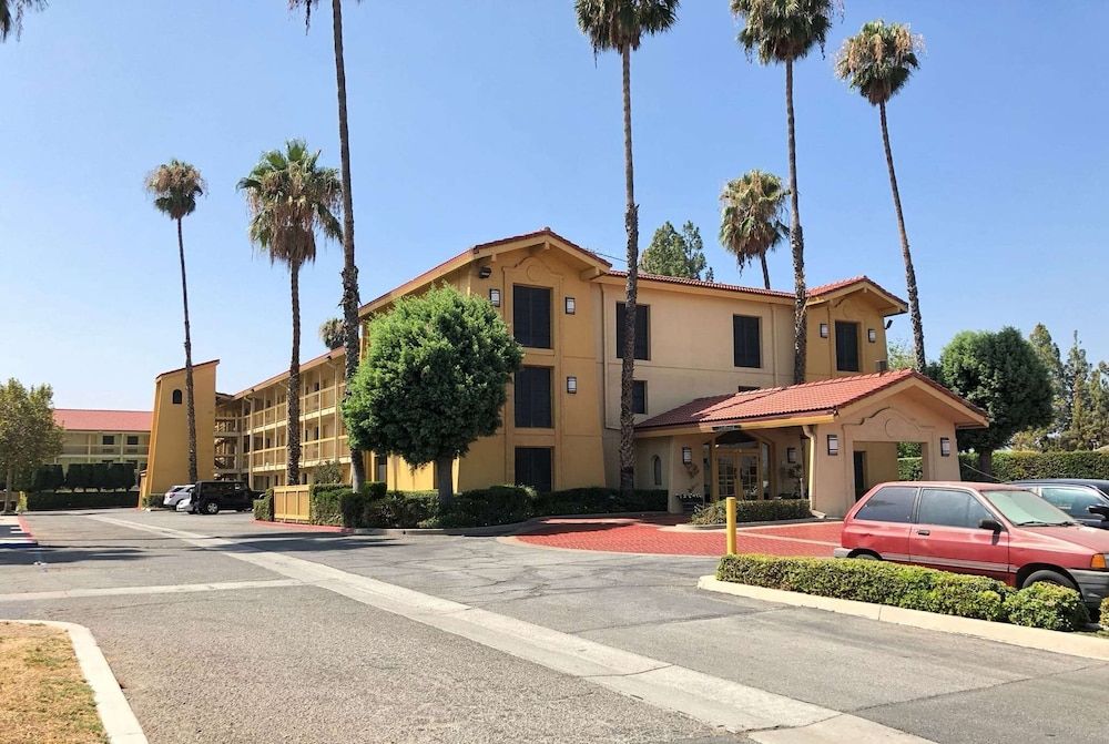 Super 8 by Wyndham San Bernardino 1