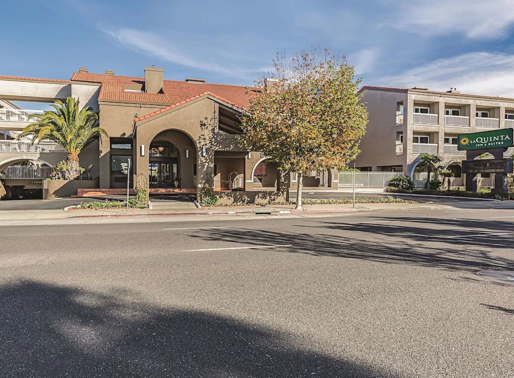 La Quinta Inn Suites San Francisco Airport West 3 estrelas em Millbrae