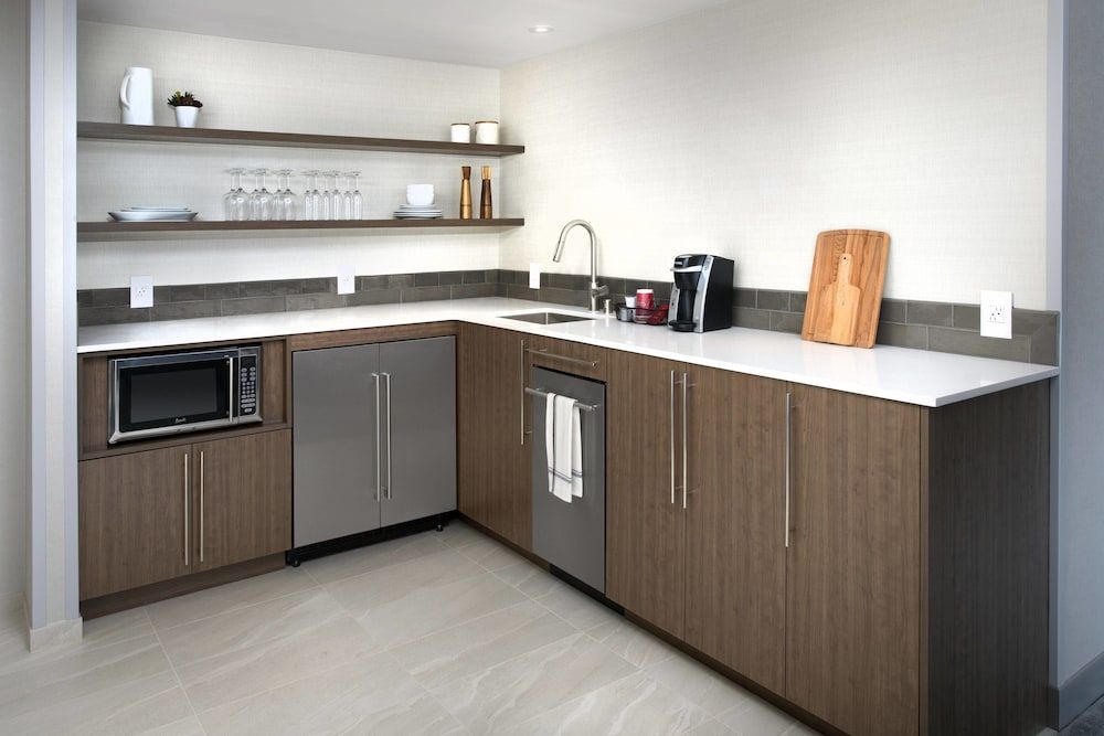 Delta Hotels by Marriott Seattle Everett 2