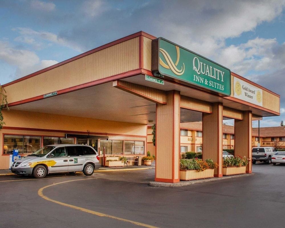 Quality Inn and Suites Airport 1