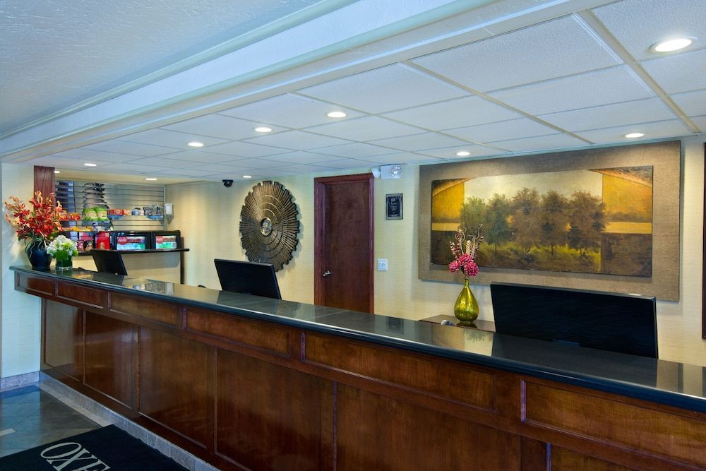 Oxford Inn & Suites Lancaster 3