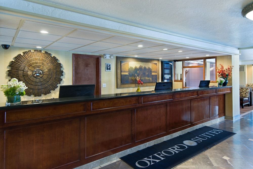 Oxford Inn & Suites Lancaster 2