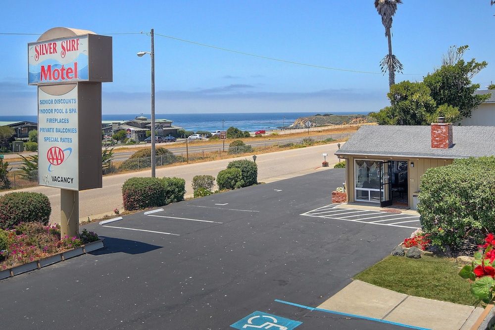 Silver Surf 2 estrelas em San Simeon