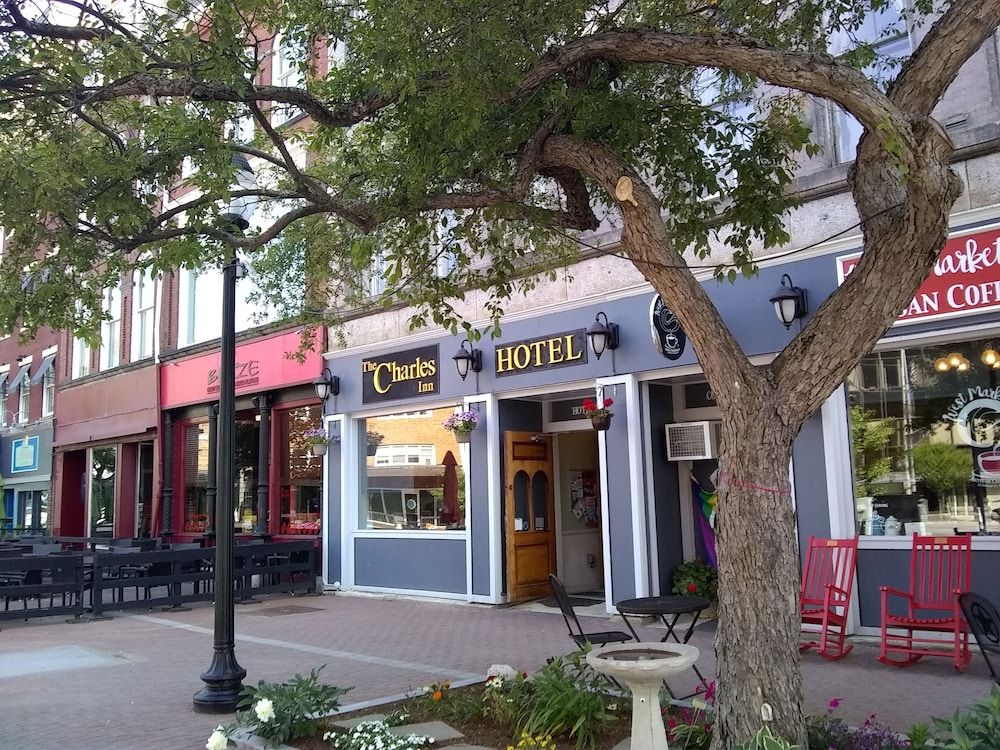 The Charles Inn at Vacationland Inns 1