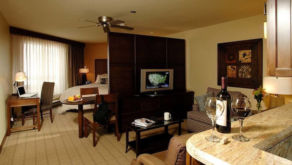 Elevation Hotel and Spa 3