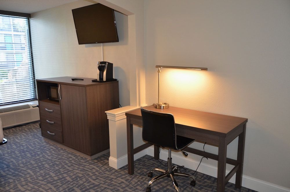 Opal Hotel & Suites 3
