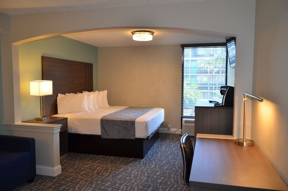 Opal Hotel & Suites 1