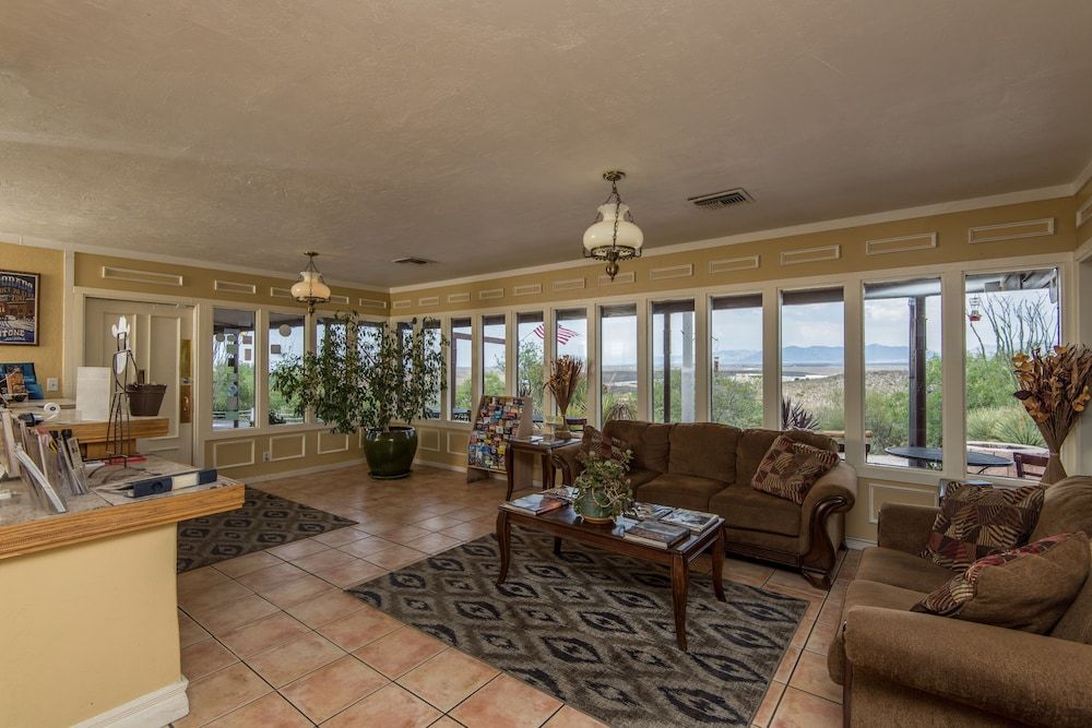 Landmark Lookout Lodge 2