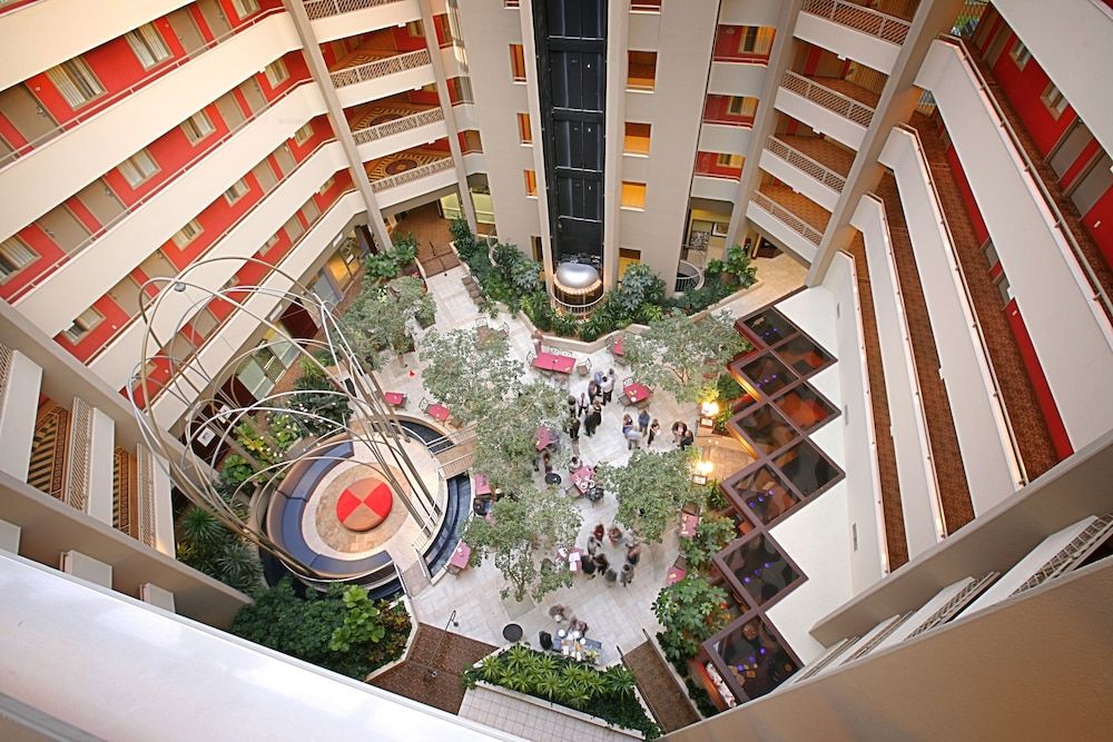 Crowne Plaza Suites Arlington - Ballpark - Stadium 2