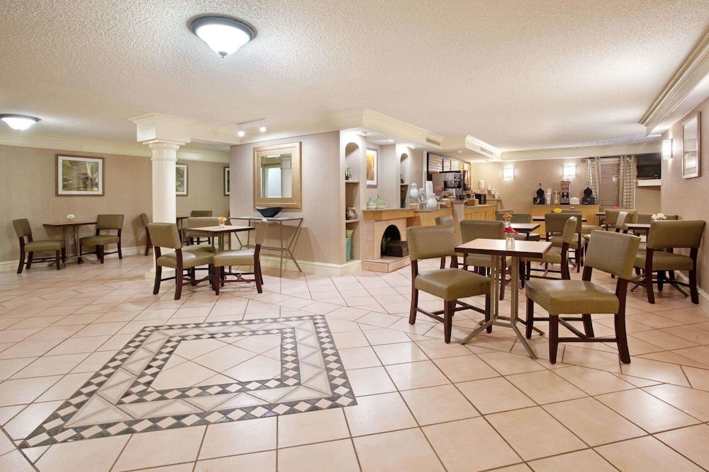 La Quinta Inn by Wyndham Denver Central 3