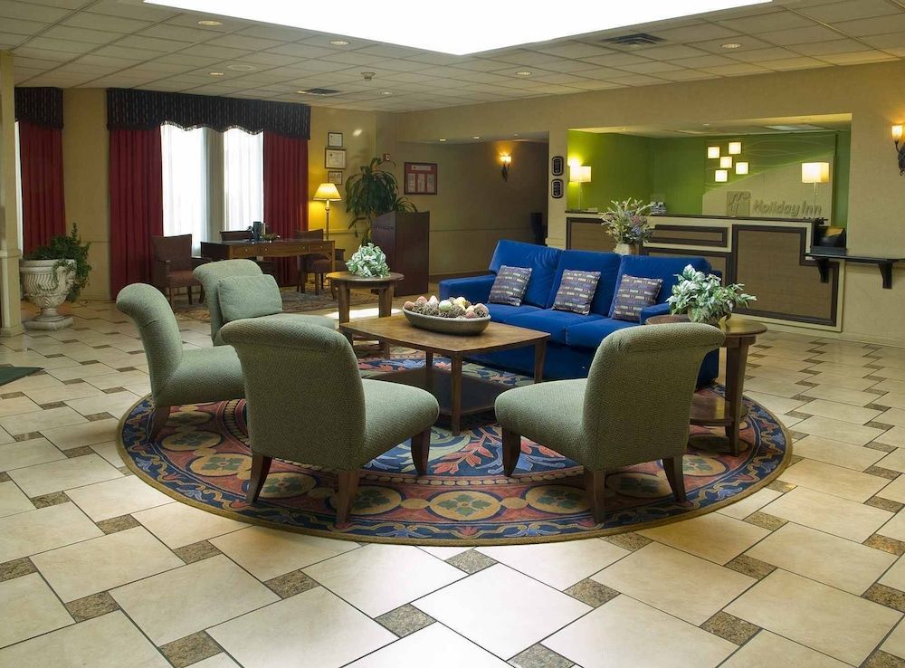 Holiday Inn Buffalo - International Airport 3