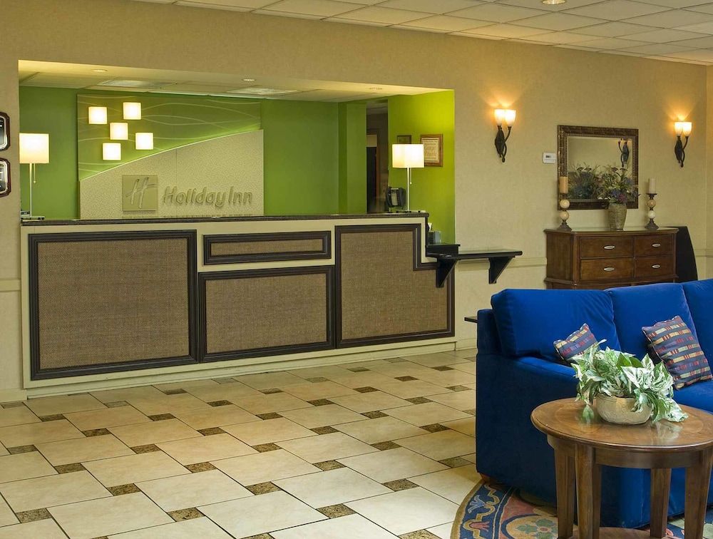 Holiday Inn Buffalo - International Airport 2