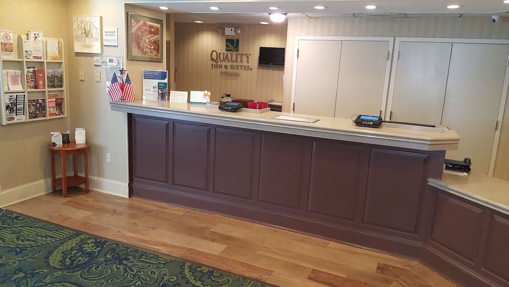 Quality Inn & Suites Conference Center 2