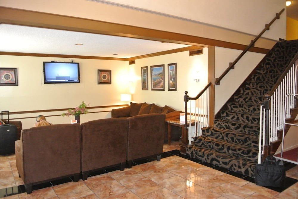 Quality Inn St. Louis Airport Hotel 2