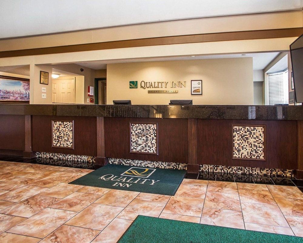 Quality Inn St. Louis Airport Hotel 3