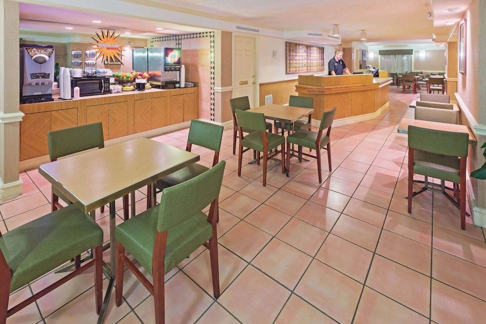 La Quinta Inn by Wyndham San Antonio Lackland 2