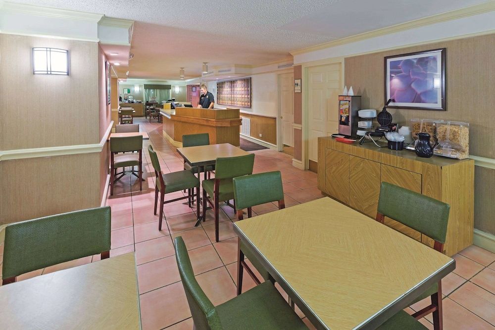 La Quinta Inn by Wyndham San Antonio Lackland 1