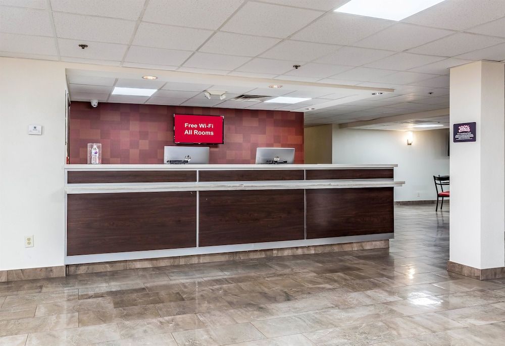 Red Roof Inn PLUS+ & Suites Houston – IAH Airport SW 3