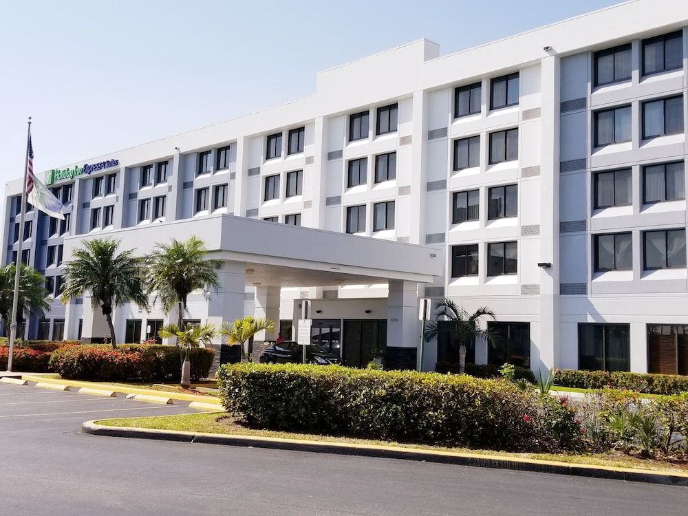 Holiday Inn Express & Suites Miami-Hialeah 1 Holiday Inn Express & Suites Miami-Hialeah 1