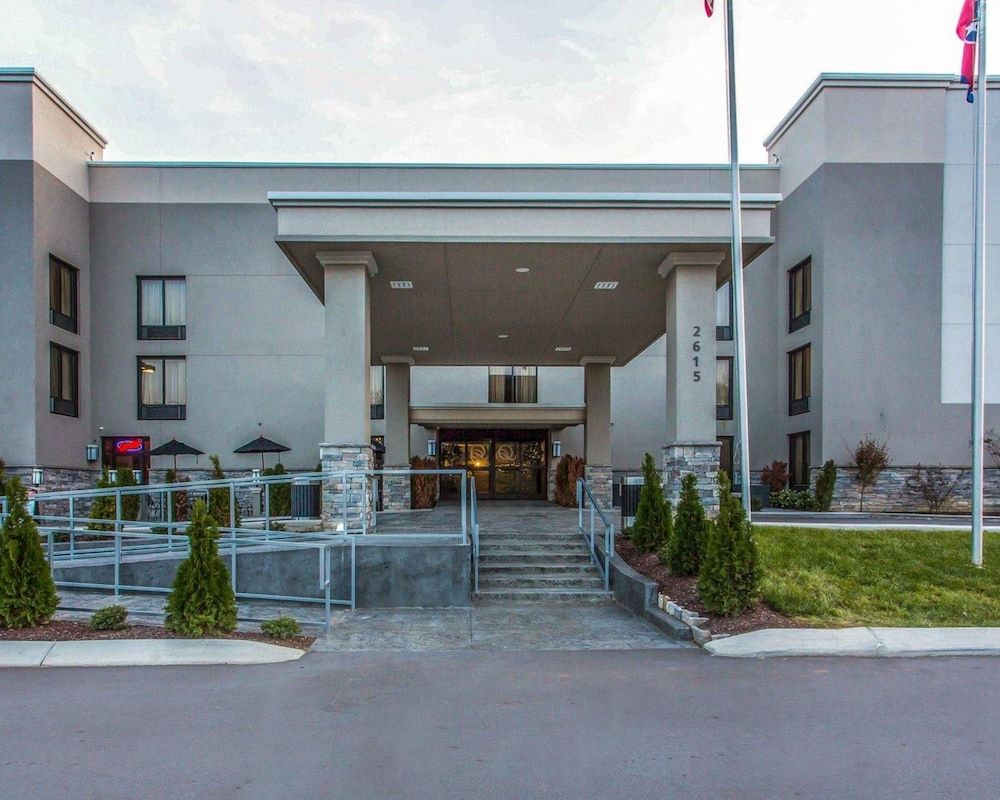 Quality Suites Nashville Airport 1 Quality Suites Nashville Airport 1