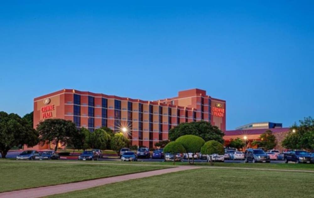 Crowne Plaza Austin 1