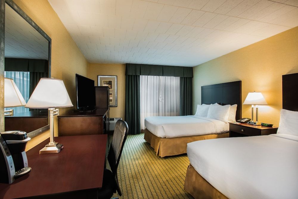 Holiday Inn Hasbrouck Heights-Meadowlands 2