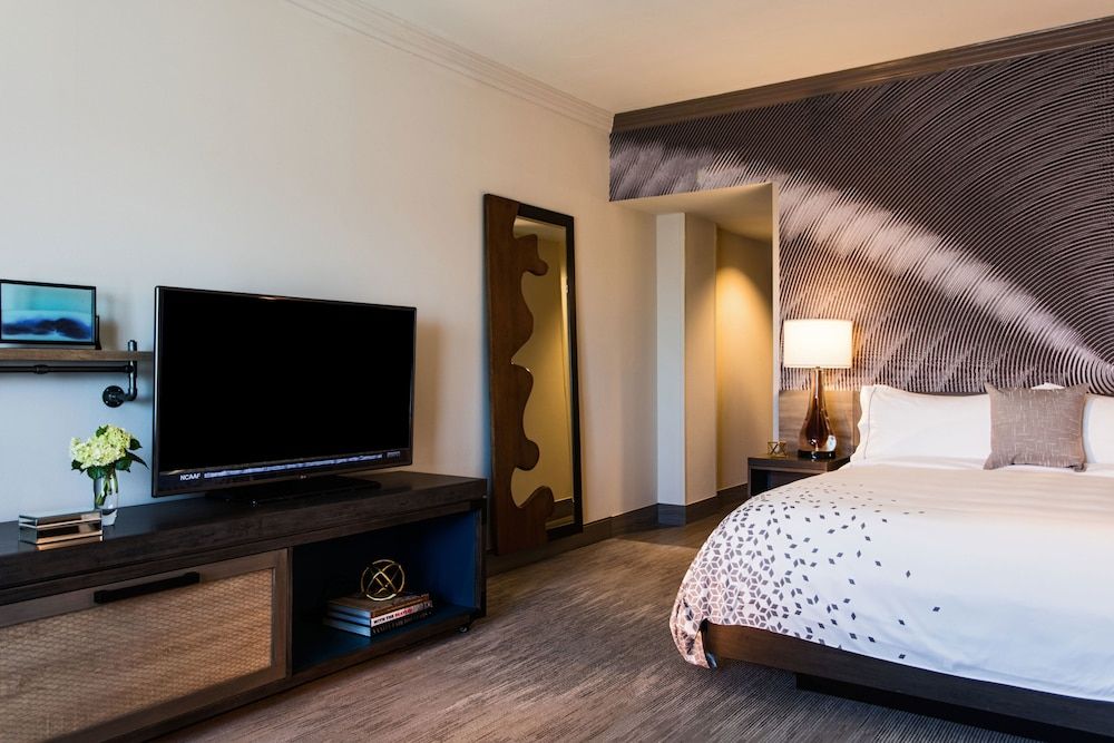 Renaissance Waterford Oklahoma City Hotel 3