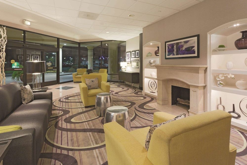 La Quinta Inn & Suites Buena Park 2