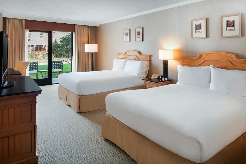 Doubletree by Hilton Sonoma Wine Country 3